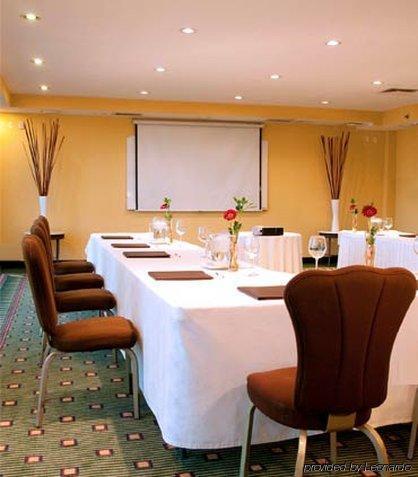 Courtyard Airport Hotel Toluca